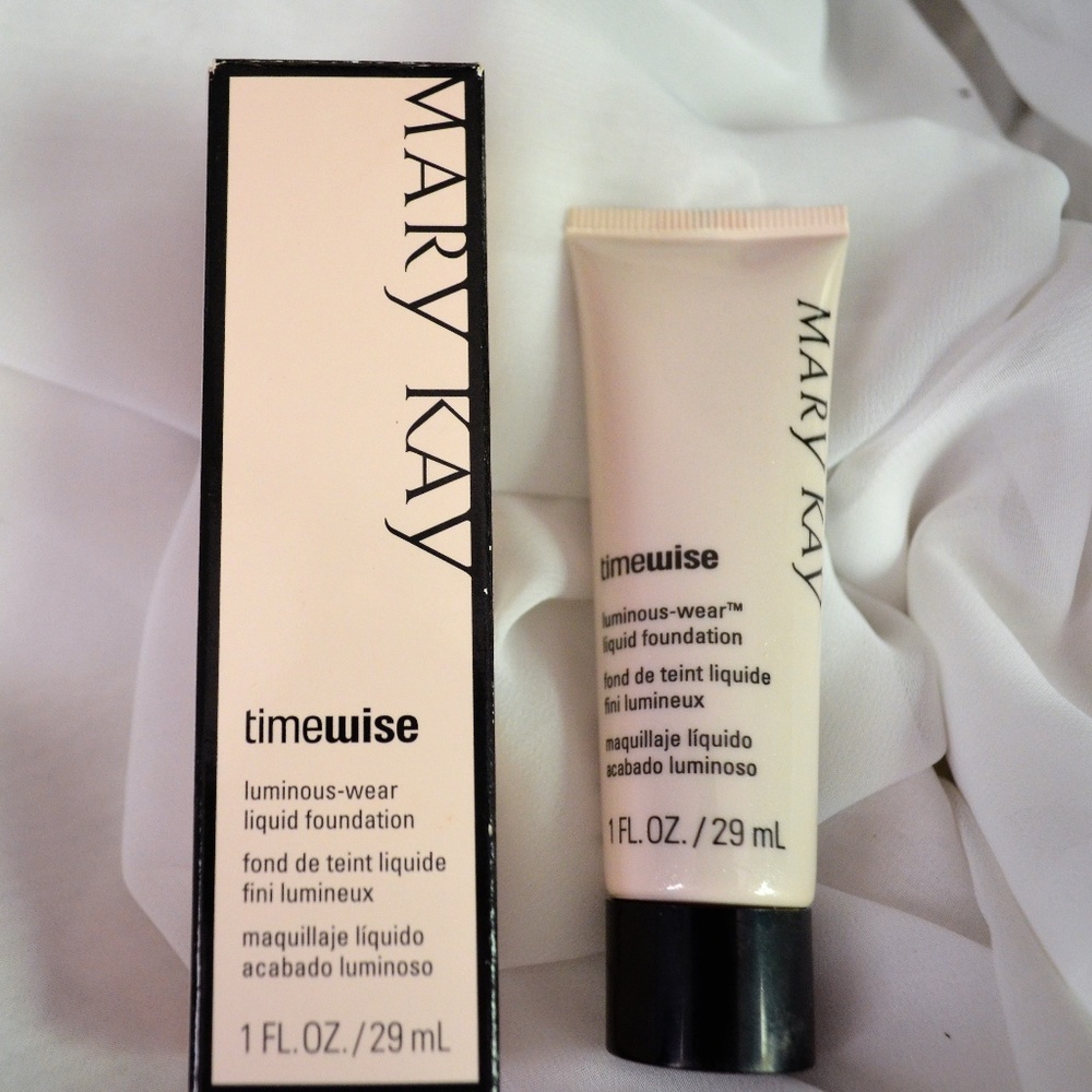 MARY KAY Timewise Luminous-wear Liquid Foundation